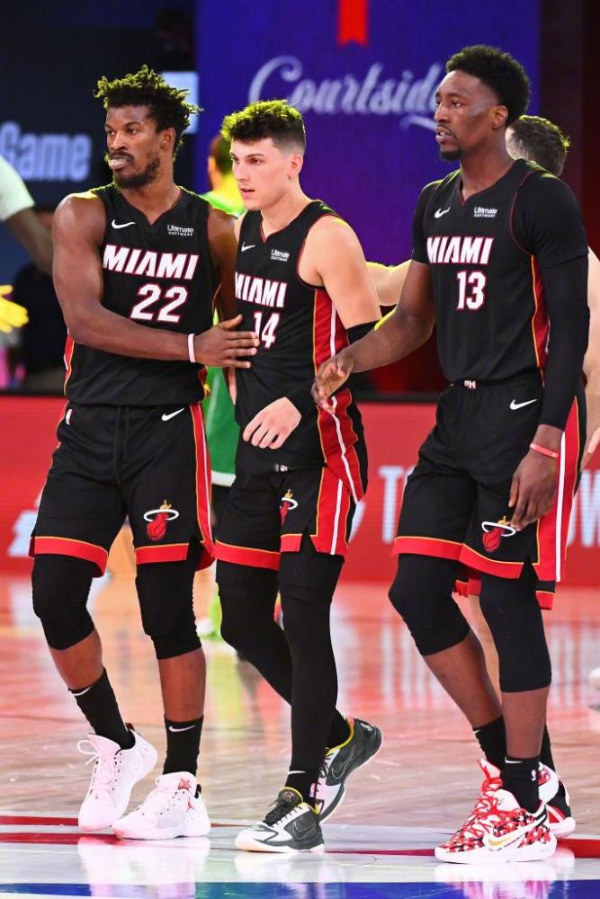 年轻的任俊 年轻的任俊