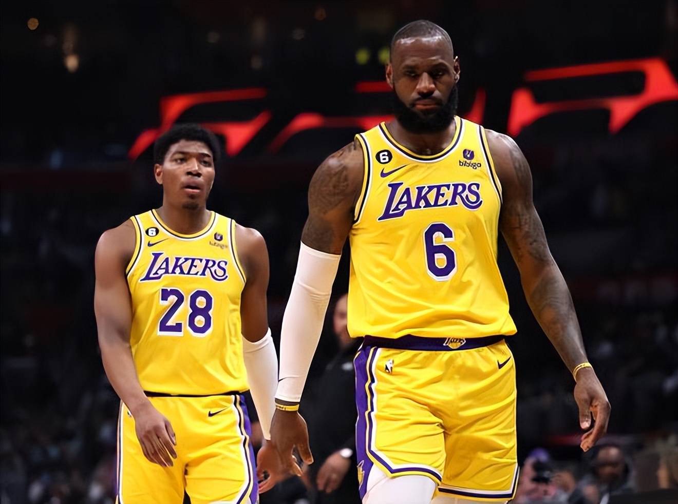 场与强强对 场与强强对